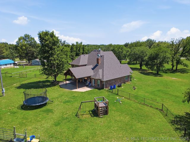 9215 E 156th Street N, Collinsville, OK 74021