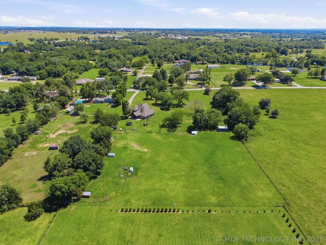 9215 E 156th Street N, Collinsville, OK 74021