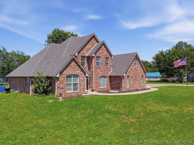 9215 E 156th Street N, Collinsville, OK 74021