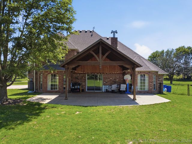 9215 E 156th Street N, Collinsville, OK 74021