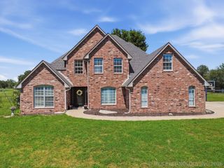 9215 E 156th Street N, Collinsville, OK 74021