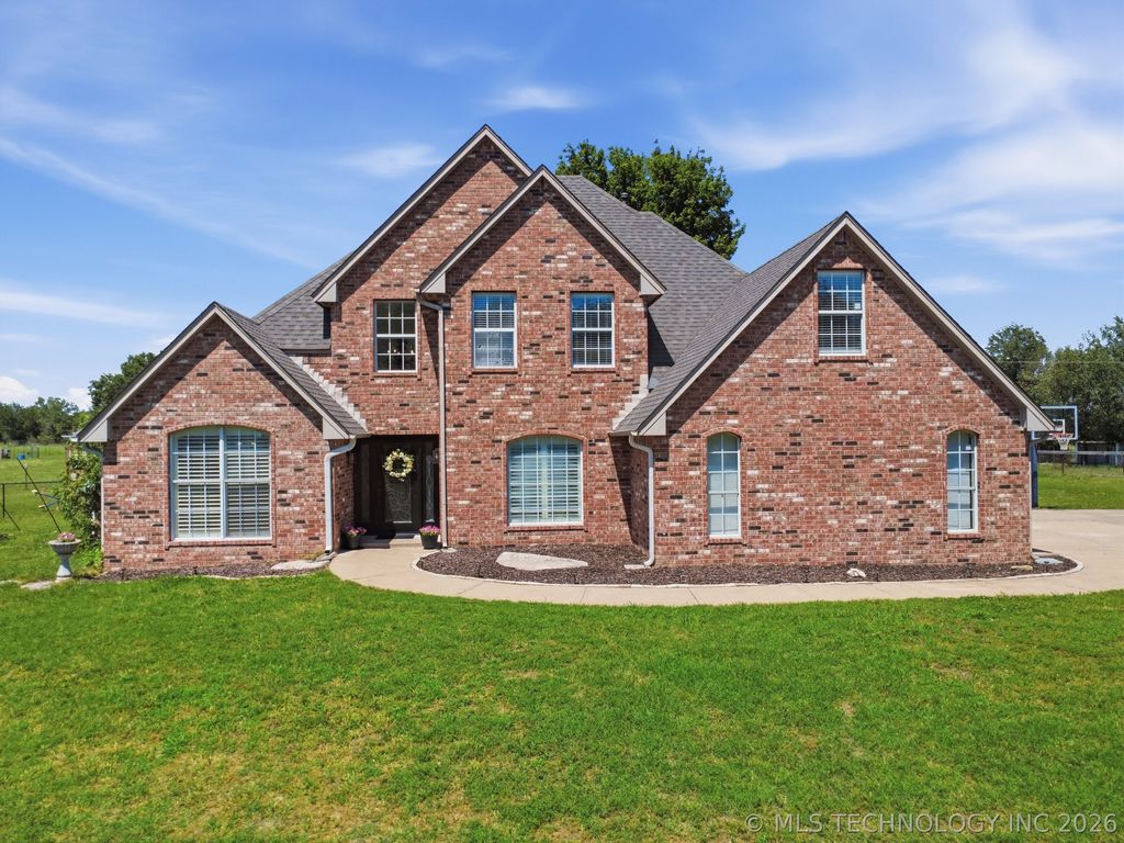 9215 E 156th Street N, Collinsville, OK 74021