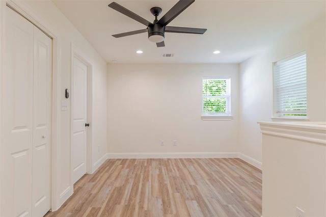 346 Webb ST, Smithville, TX 78957