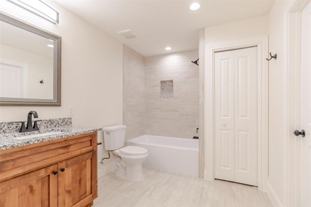 346 Webb ST, Smithville, TX 78957