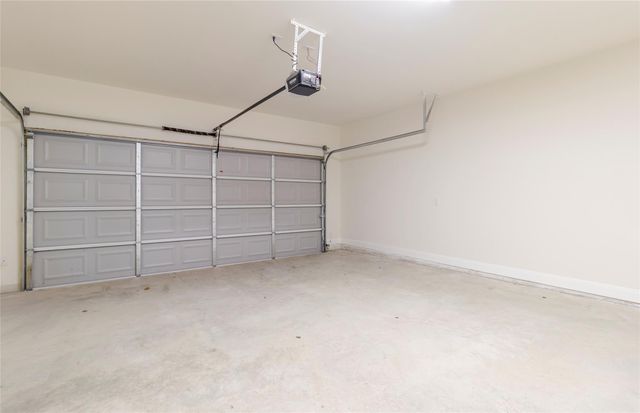 346 Webb ST, Smithville, TX 78957