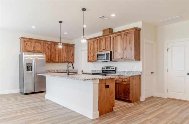 346 Webb ST, Smithville, TX 78957