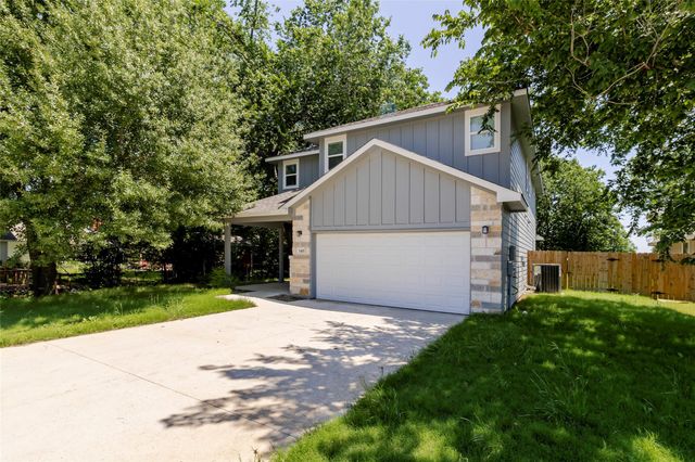 346 Webb ST, Smithville, TX 78957