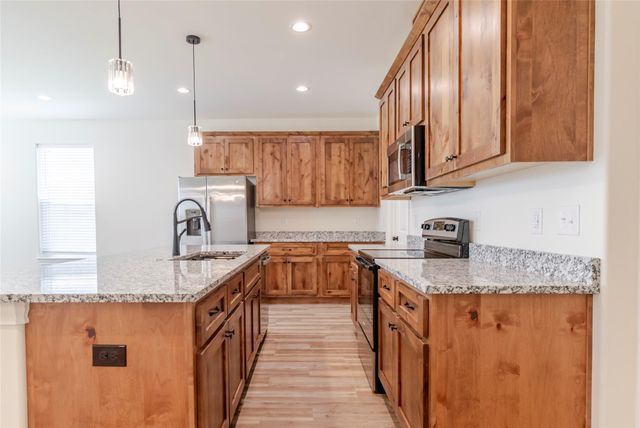 346 Webb ST, Smithville, TX 78957