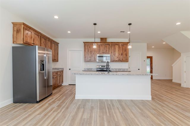 346 Webb ST, Smithville, TX 78957