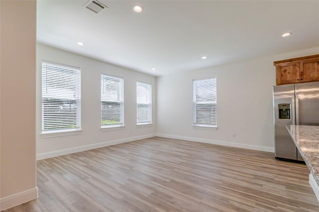 346 Webb ST, Smithville, TX 78957