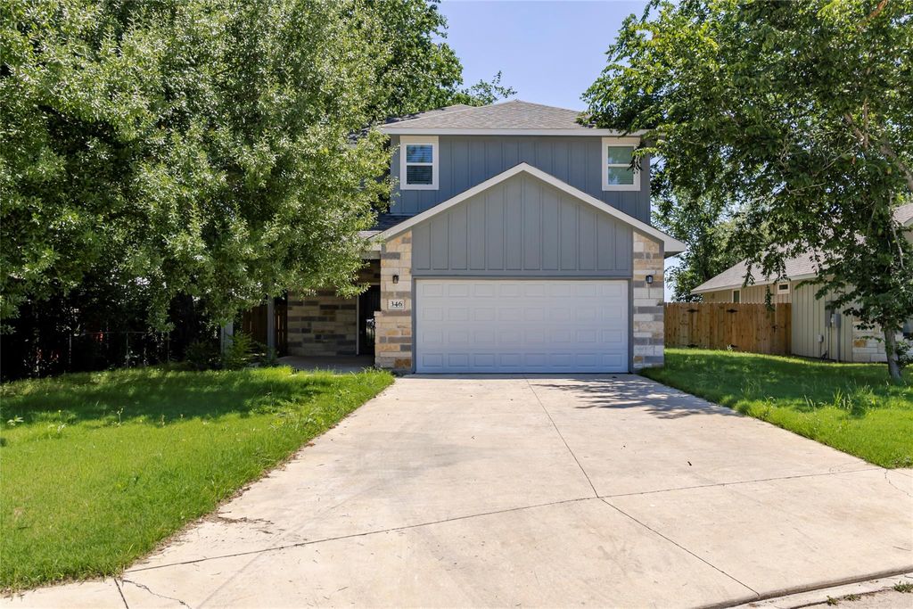 346 Webb ST, Smithville, TX 78957