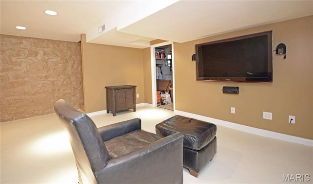 51 Webster Acres, Webster Groves, MO 63119