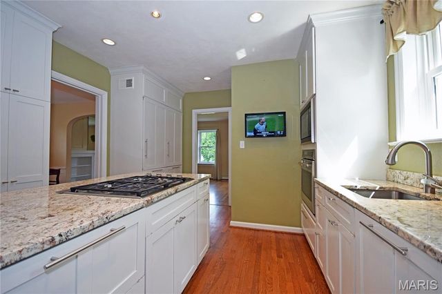 51 Webster Acres, Webster Groves, MO 63119