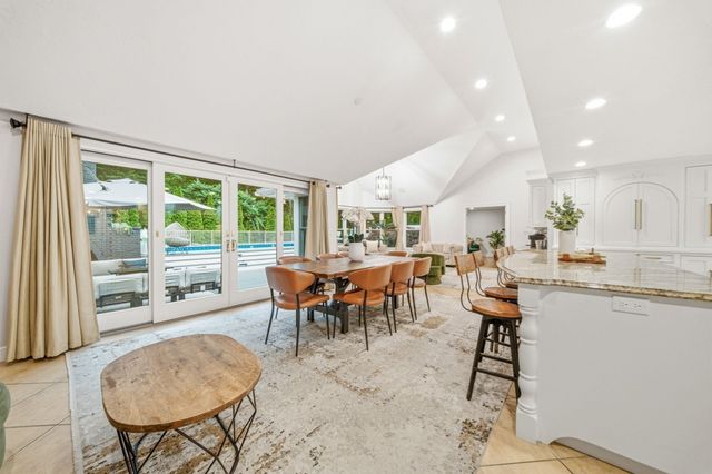 21 Monisa Kay Dr, Plymouth, MA 02360