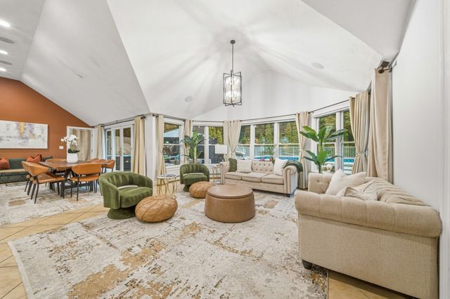 21 Monisa Kay Dr, Plymouth, MA 02360