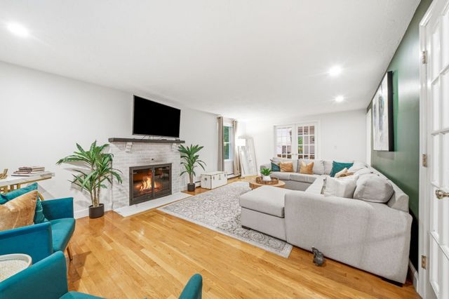 21 Monisa Kay Dr, Plymouth, MA 02360