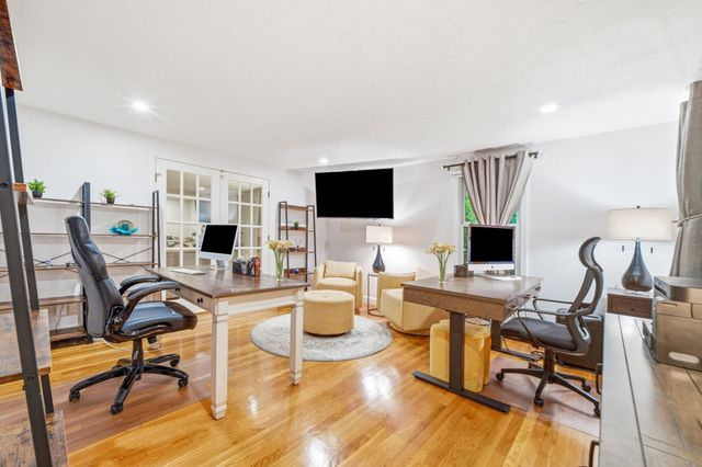 21 Monisa Kay Dr, Plymouth, MA 02360