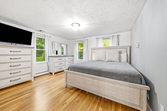 21 Monisa Kay Dr, Plymouth, MA 02360
