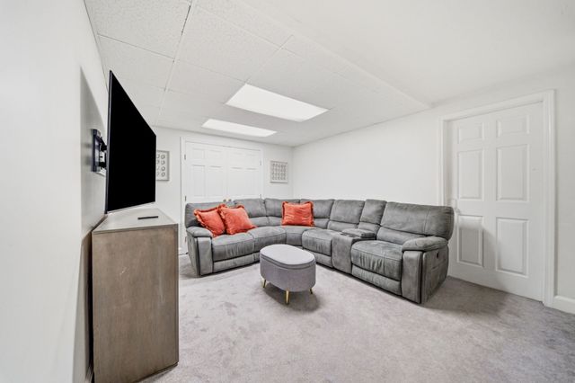 21 Monisa Kay Dr, Plymouth, MA 02360