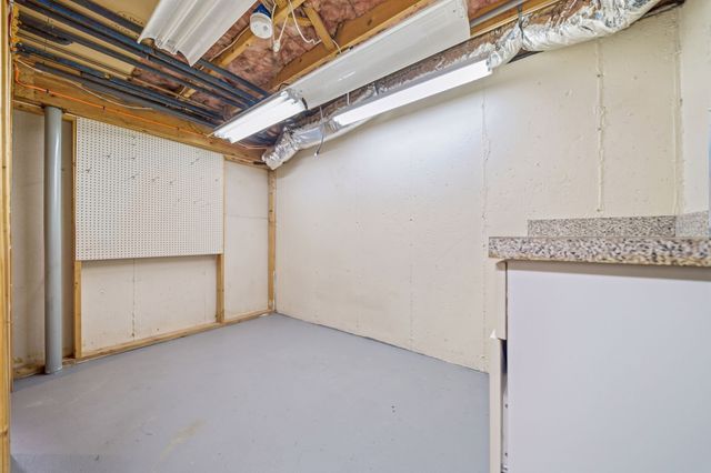 21 Monisa Kay Dr, Plymouth, MA 02360