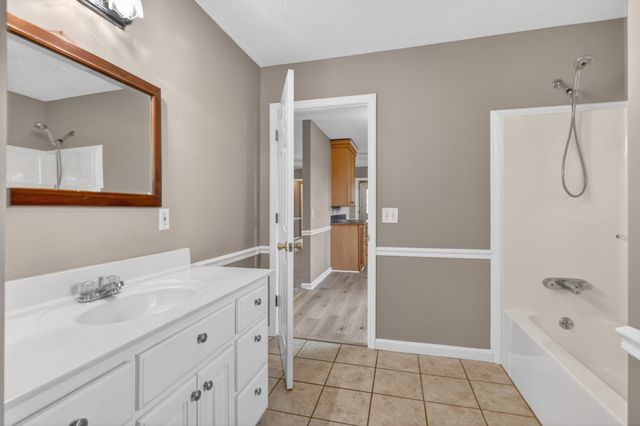 4721 Highway 52, E, Lafayette, TN 37083