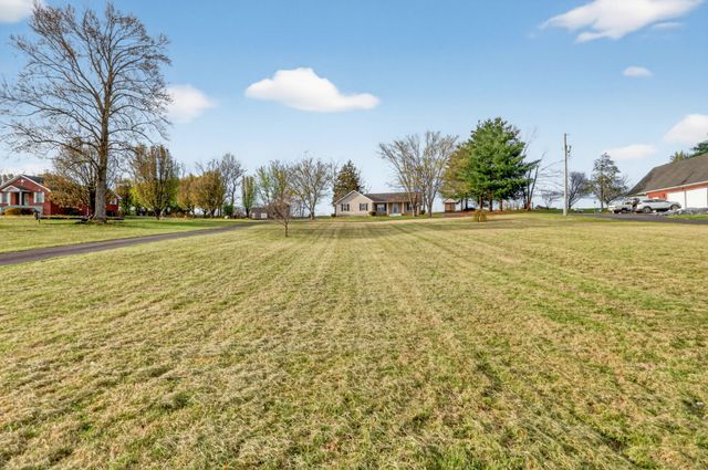 4721 Highway 52, E, Lafayette, TN 37083