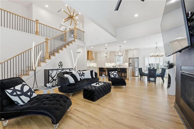 9702 NW 75th Street, Weatherby Lake, MO 64152