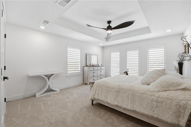 9702 NW 75th Street, Weatherby Lake, MO 64152