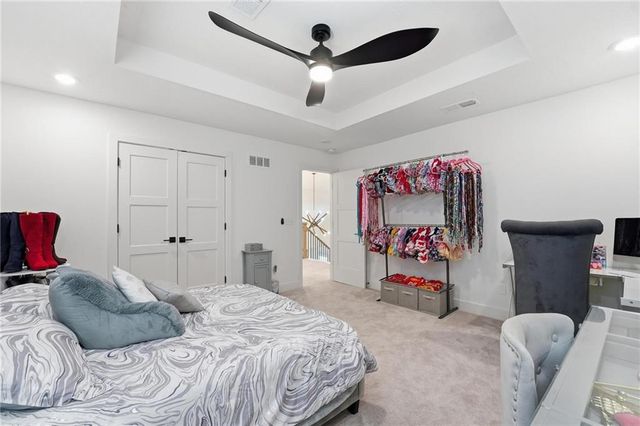 9702 NW 75th Street, Weatherby Lake, MO 64152