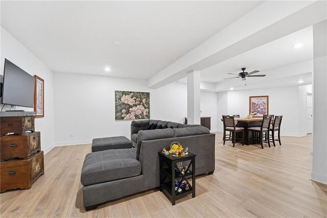 9702 NW 75th Street, Weatherby Lake, MO 64152