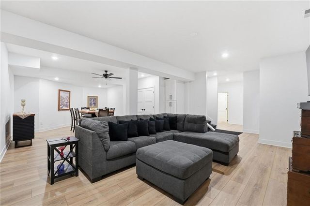 9702 NW 75th Street, Weatherby Lake, MO 64152