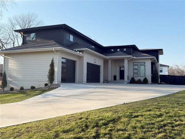 9702 NW 75th Street, Weatherby Lake, MO 64152