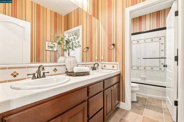 5325 Pembroke Way, San Ramon, CA 94582