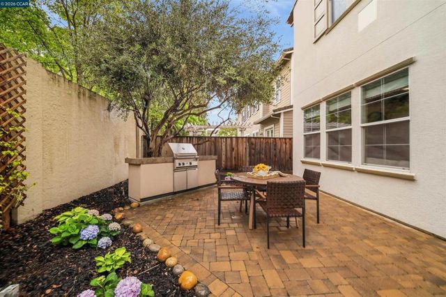 5325 Pembroke Way, San Ramon, CA 94582