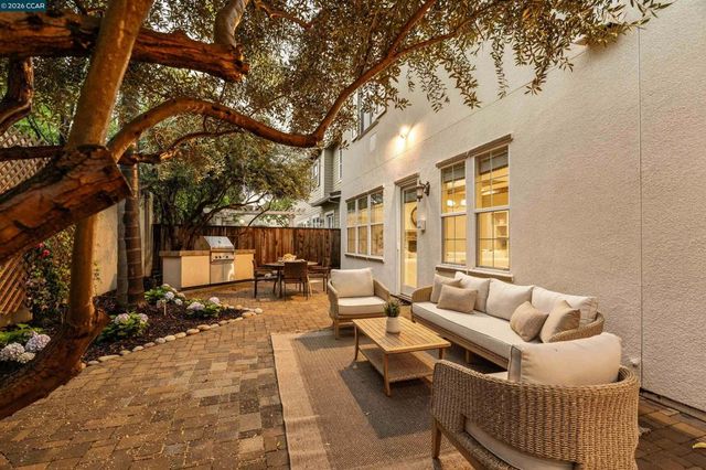 5325 Pembroke Way, San Ramon, CA 94582