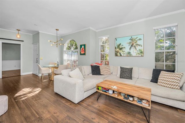 609 S GLEN AVENUE B, Tampa, FL 33609