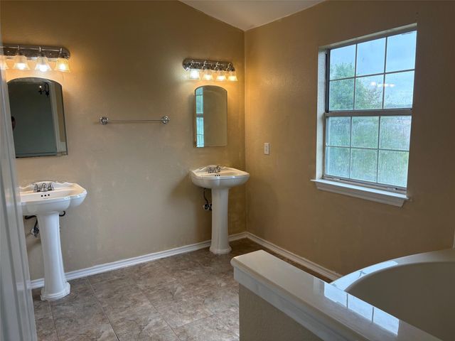 320 W Williams Street, Cedar Hill, TX 75104