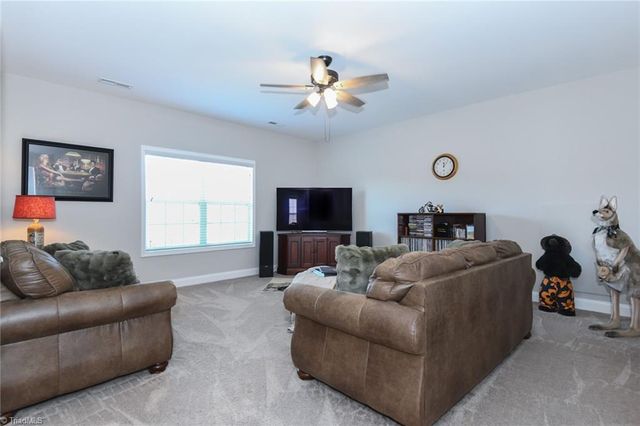 1106 Magenta Way, Kernersville, NC 27284