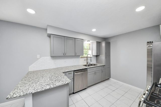 6031 Dellfern Drive, Houston, TX 77035