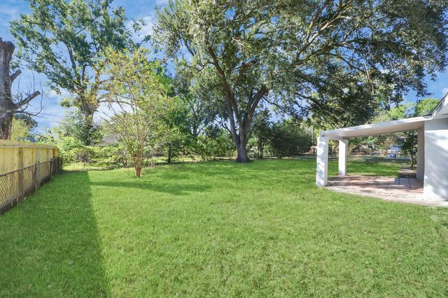 6031 Dellfern Drive, Houston, TX 77035