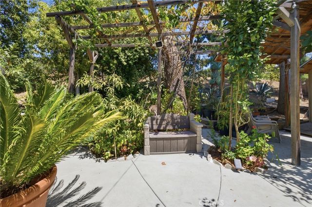 8416 Fable Avenue, Canoga Park, CA 91304