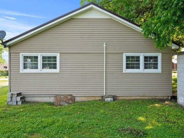313 Tennessee Ave, S, Cowan, TN 37318