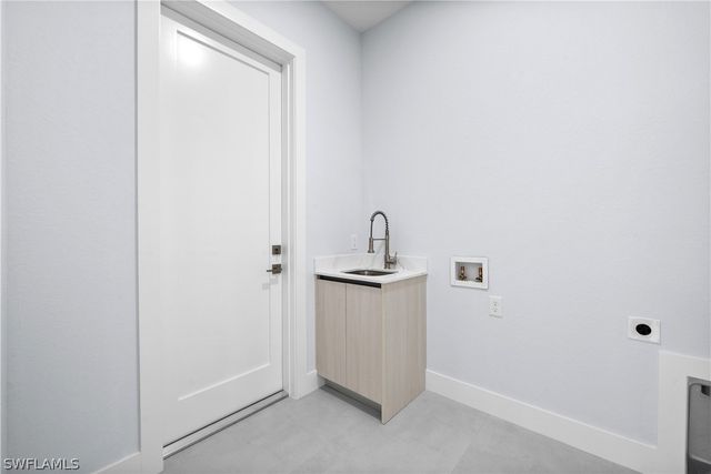 4234 27th AVE NE, Naples, FL 34120