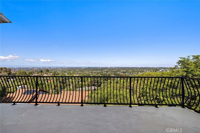 11393 La Vereda Drive, North Tustin, CA 92705