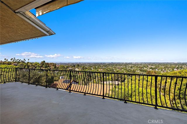 11393 La Vereda Drive, North Tustin, CA 92705