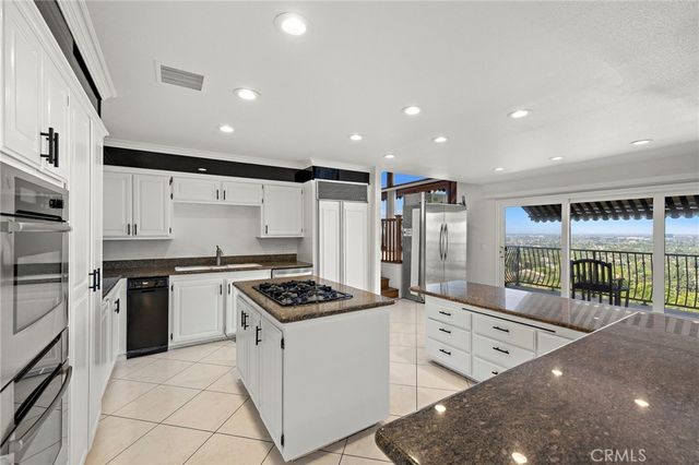 11393 La Vereda Drive, North Tustin, CA 92705
