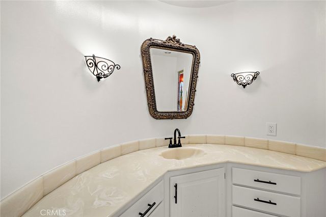 11393 La Vereda Drive, North Tustin, CA 92705