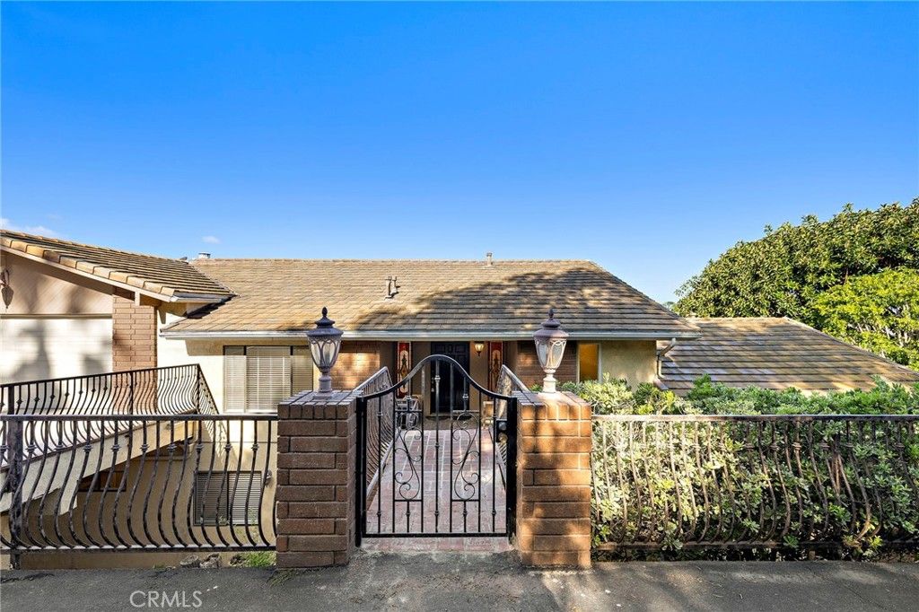 11393 La Vereda Drive, North Tustin, CA 92705