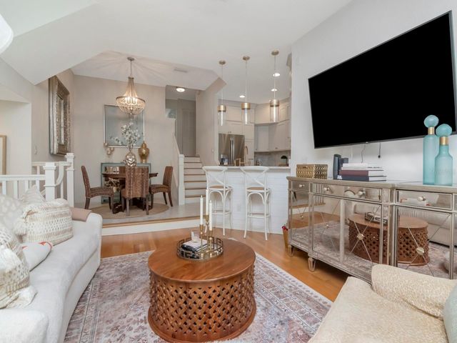 605 ISLAND PLACE WAY, Tampa, FL 33602