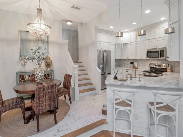 605 ISLAND PLACE WAY, Tampa, FL 33602